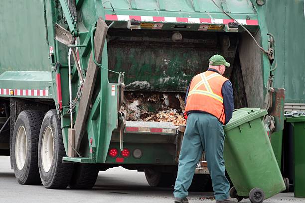 Best Garage Cleanout  in Bardmoor, FL